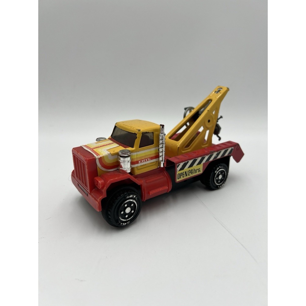 Vintage 1986‎ ERTL Steel Wrecker Tow Truck Red/Yellow with working winch